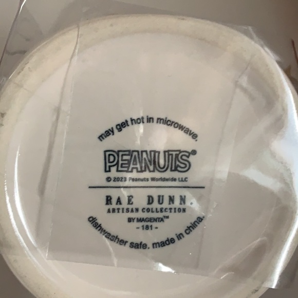 Rae Dunn Artisan Collection Peanuts Snoopy Brand New Mug With Lid. - Picture 5 of 5